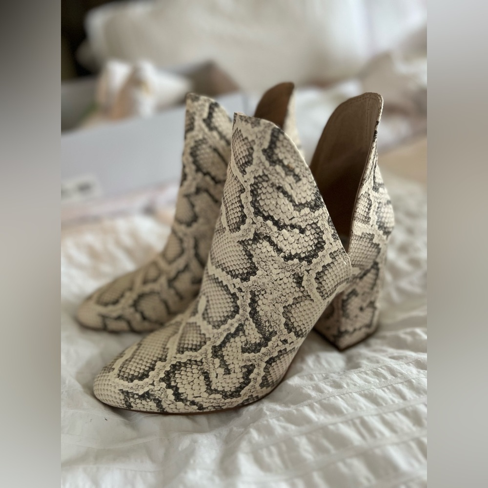 Steve Madden Boots